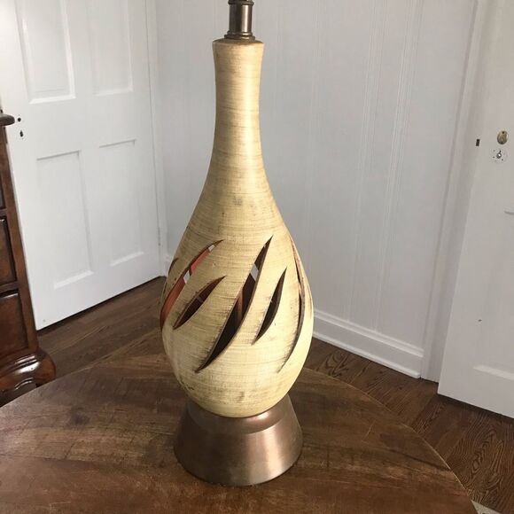 Vintage MCM Mid Century Modern swirl cut out tall table lamp 26.5” pottery